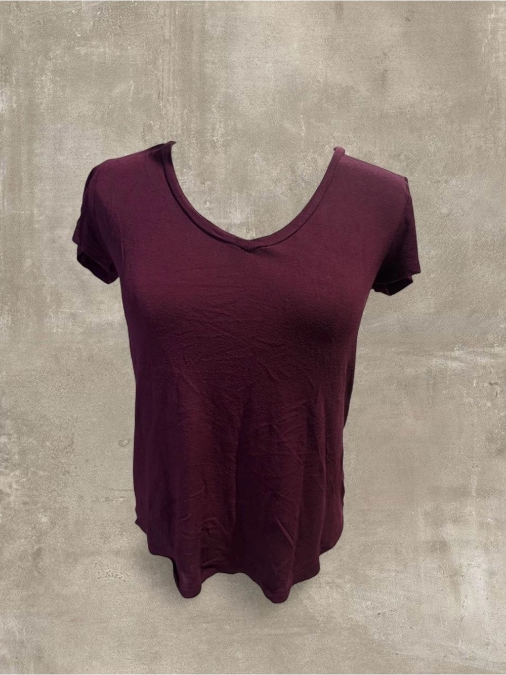 Aeropostale burgundy v-neck top in XS - Picture 3 of 5